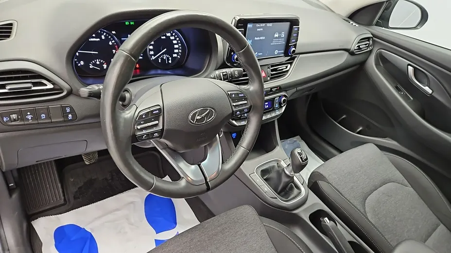 HYUNDAI i30 -