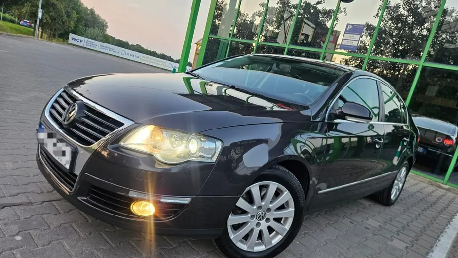 VOLKSWAGEN Passat -