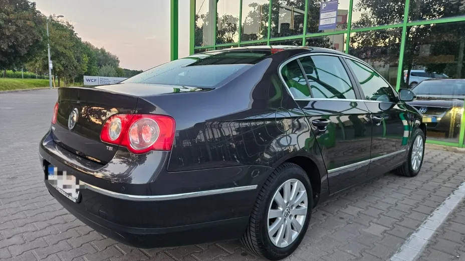 VOLKSWAGEN Passat -