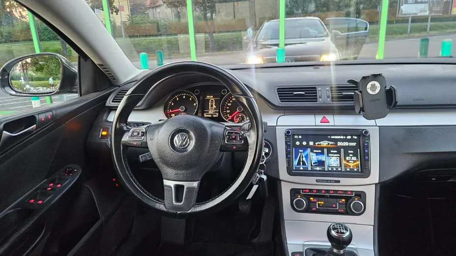 VOLKSWAGEN Passat -