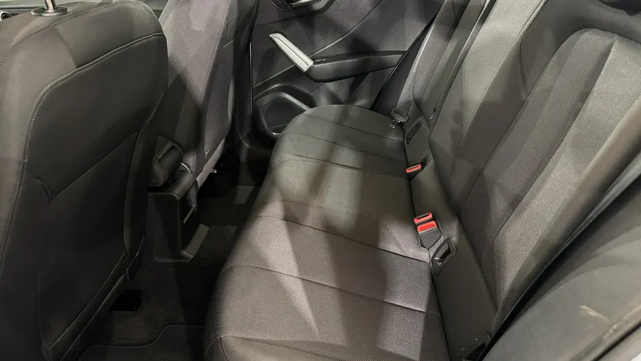 AUDI Q2 -