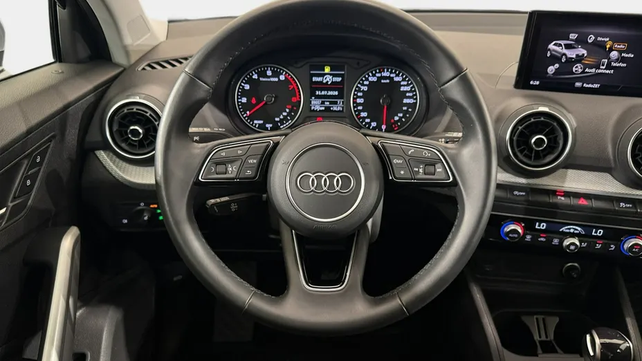 AUDI Q2 -