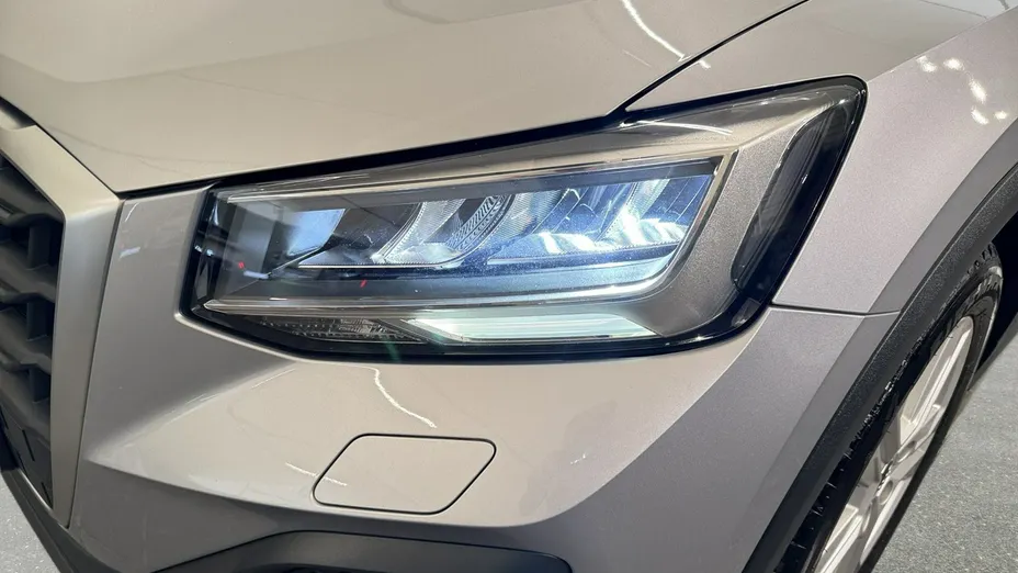 AUDI Q2 -