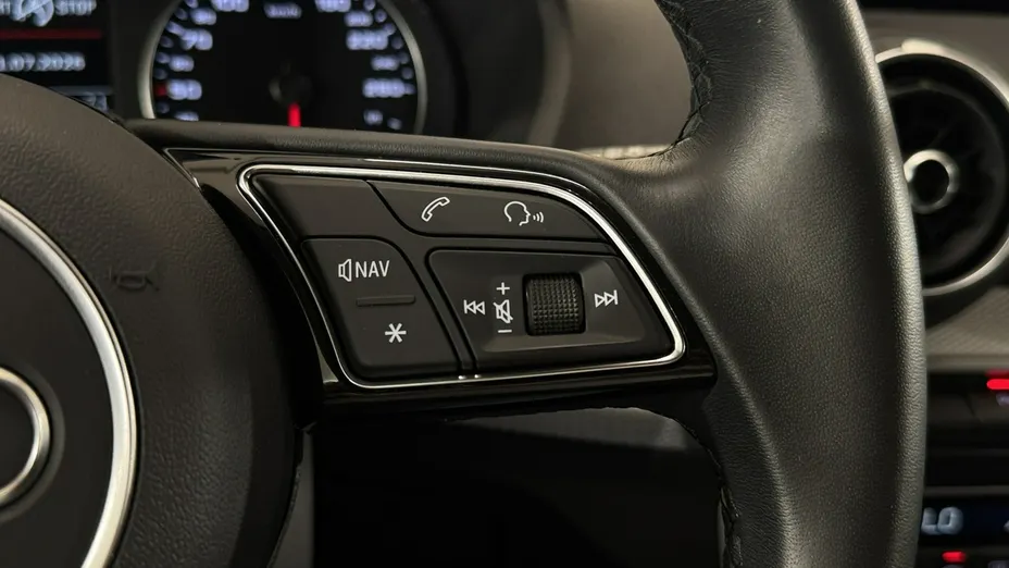 AUDI Q2 -
