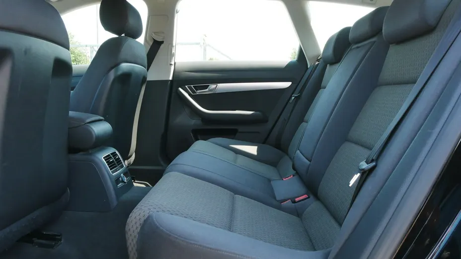 AUDI A6 -