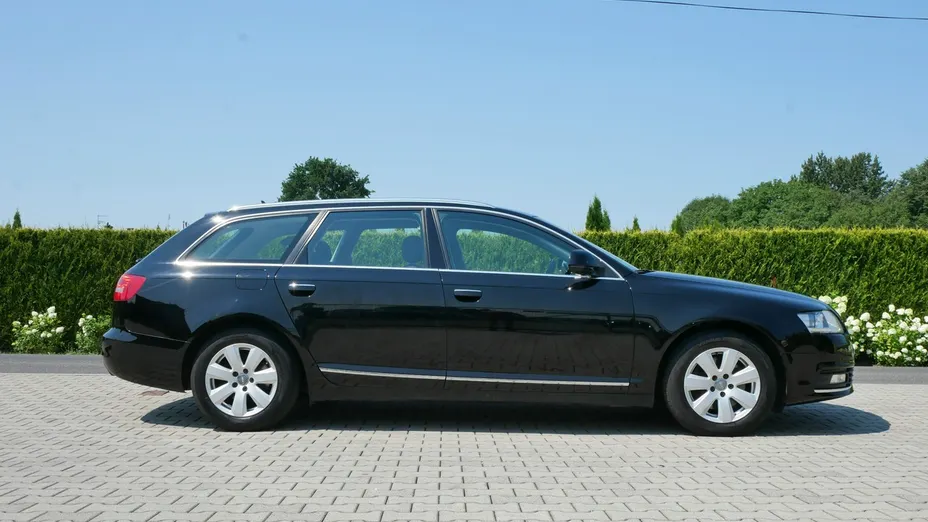 AUDI A6 -