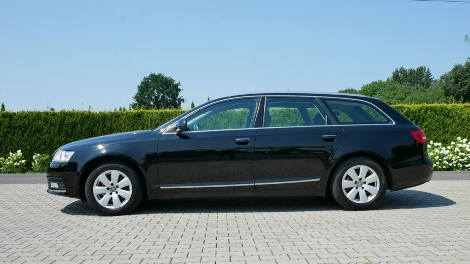 AUDI A6 -