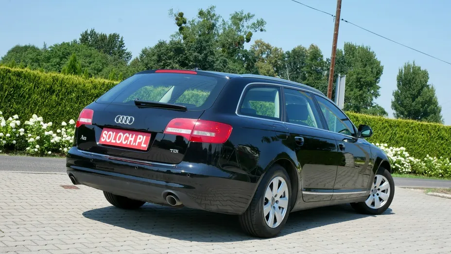 AUDI A6 -