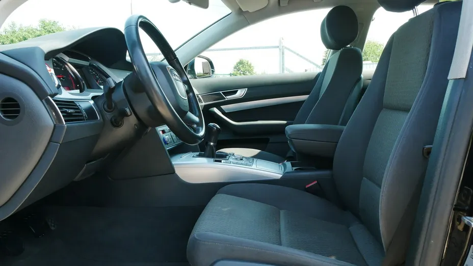 AUDI A6 -