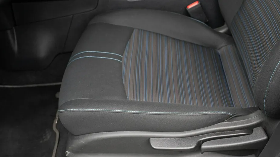 NISSAN Leaf -