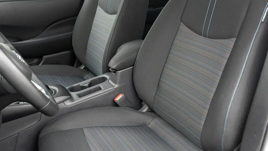 NISSAN Leaf -