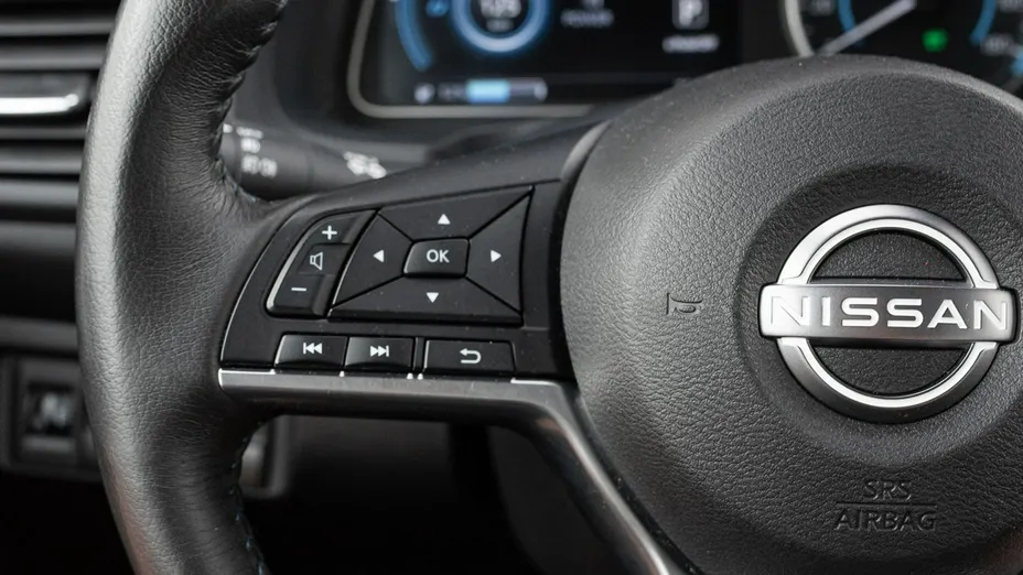 NISSAN Leaf -