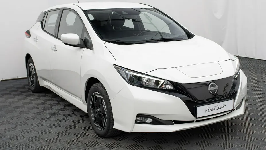 NISSAN Leaf -