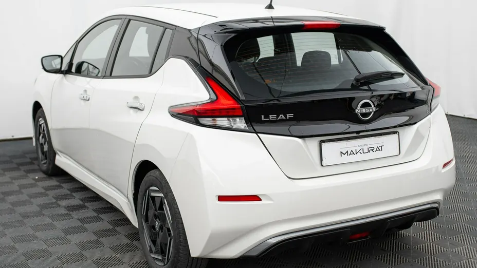 NISSAN Leaf -