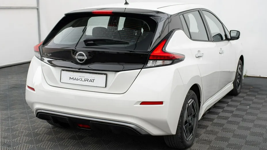 NISSAN Leaf -