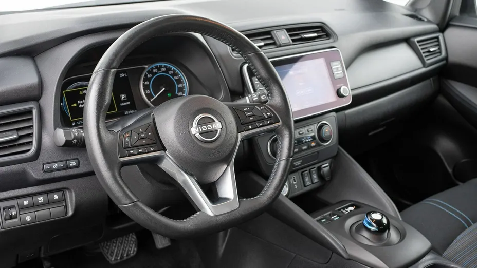 NISSAN Leaf -