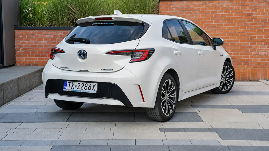 TOYOTA Corolla -