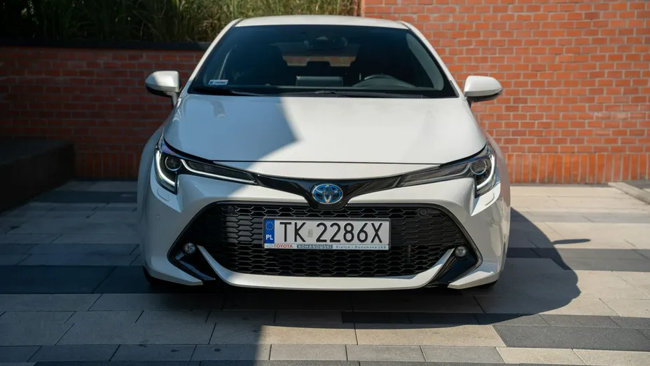 TOYOTA Corolla -