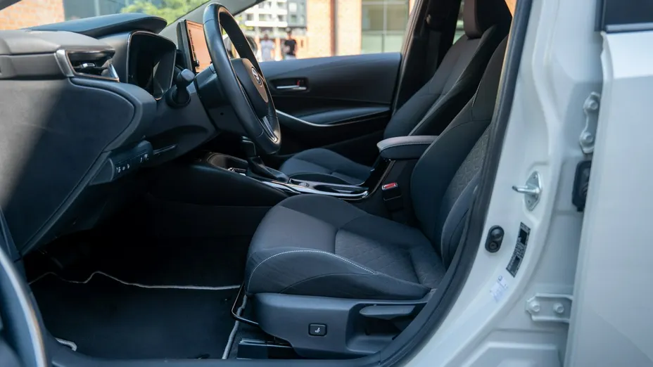 TOYOTA Corolla -