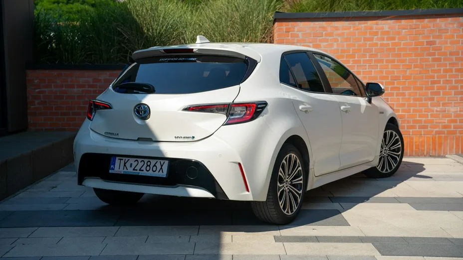 TOYOTA Corolla -