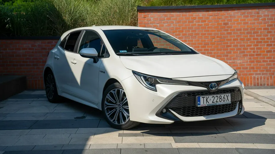 TOYOTA Corolla -