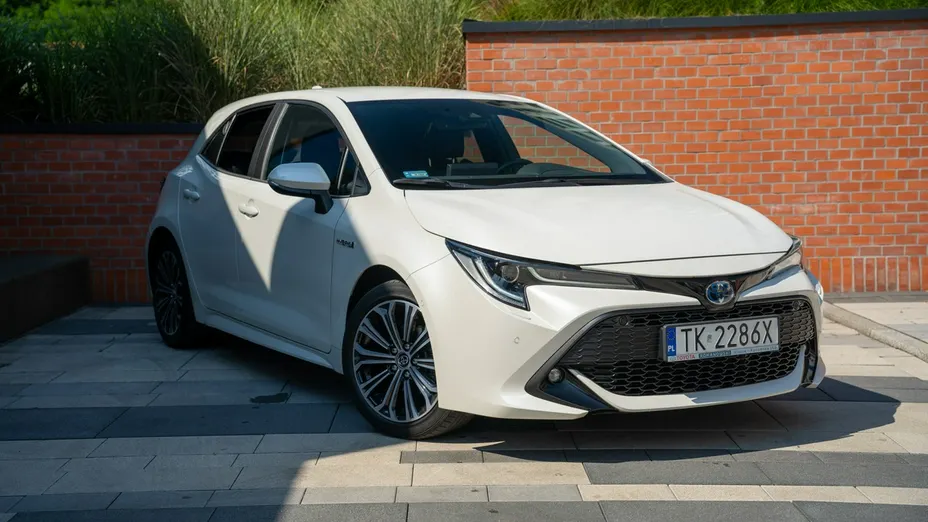 TOYOTA Corolla -