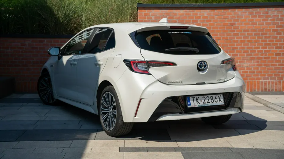 TOYOTA Corolla -