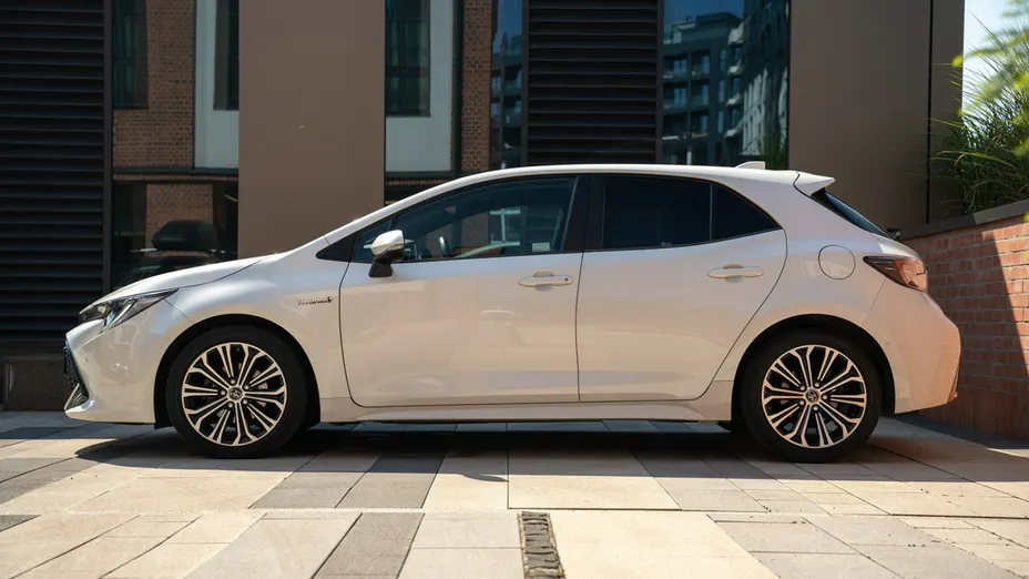 TOYOTA Corolla -