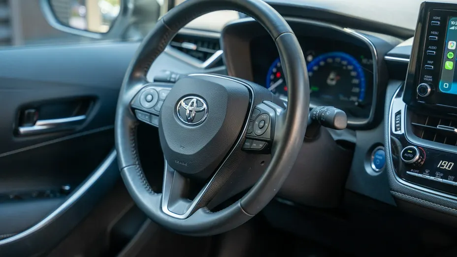 TOYOTA Corolla -