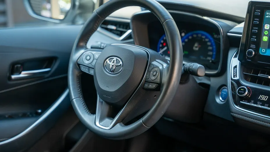 TOYOTA Corolla -