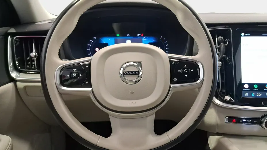 VOLVO V60 -