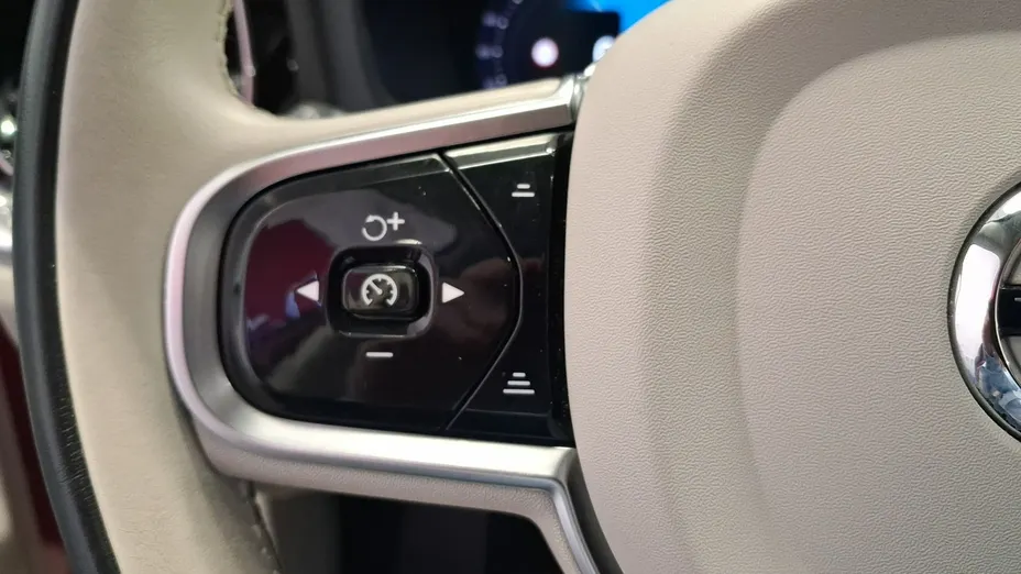 VOLVO V60 -