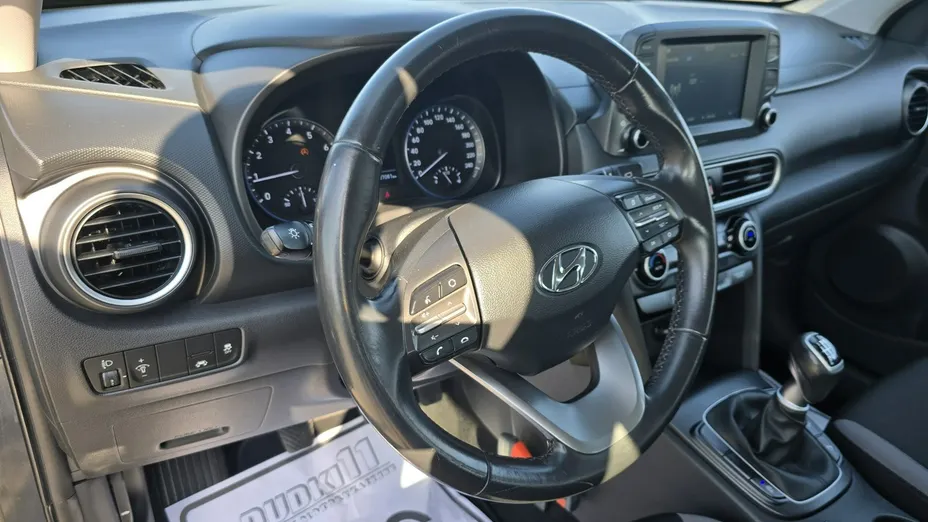 HYUNDAI Kona -