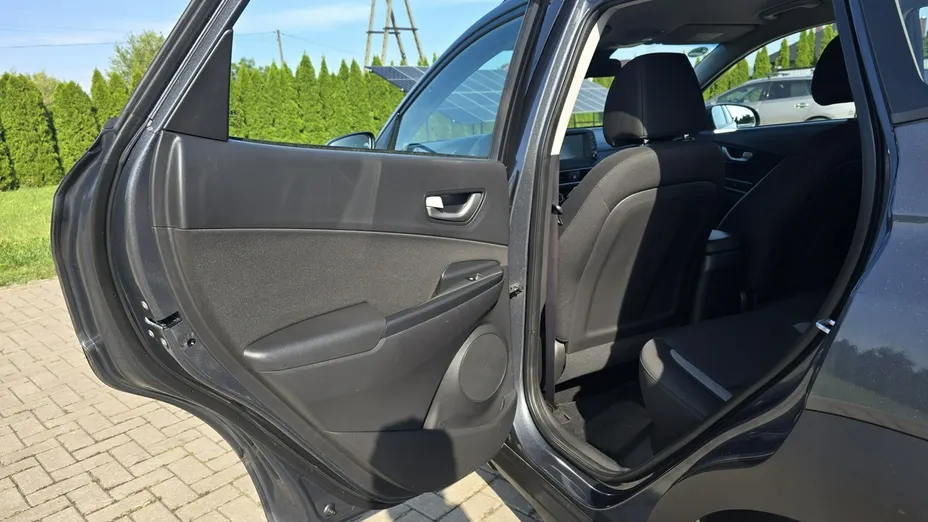 HYUNDAI Kona -