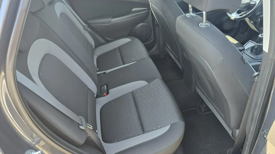 HYUNDAI Kona -