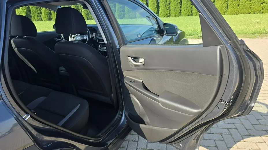 HYUNDAI Kona -
