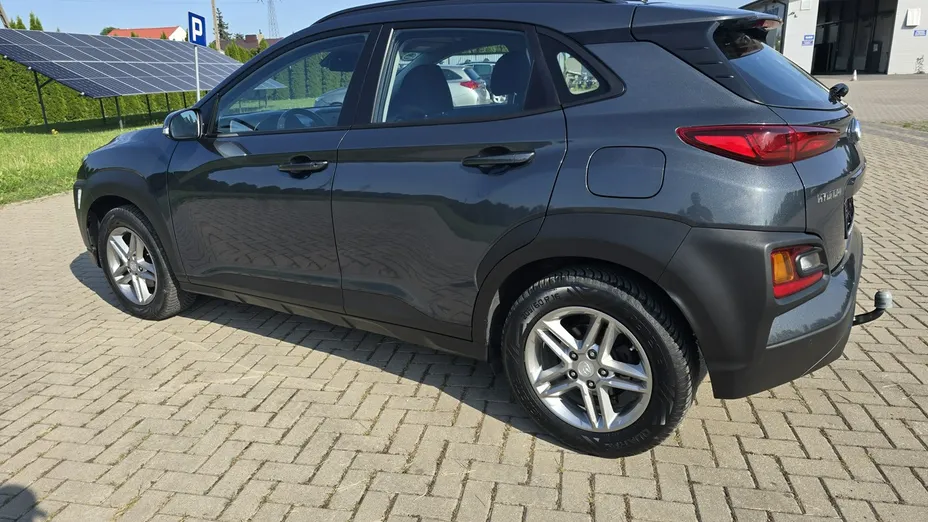 HYUNDAI Kona -