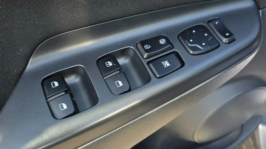 HYUNDAI Kona -