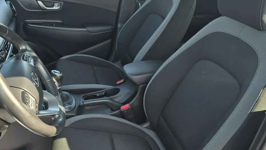 HYUNDAI Kona -