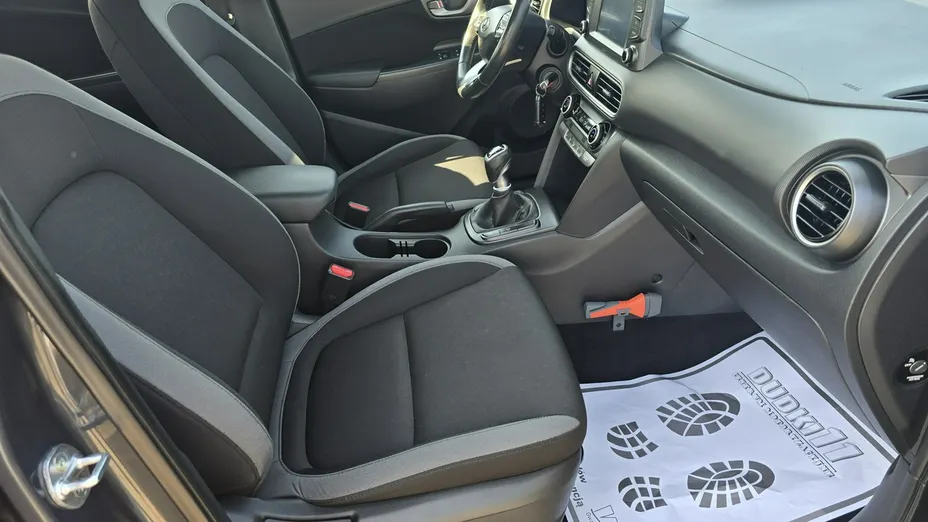 HYUNDAI Kona -