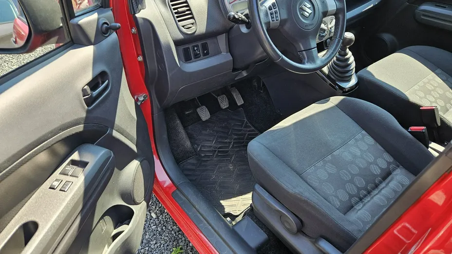 SUZUKI Splash -