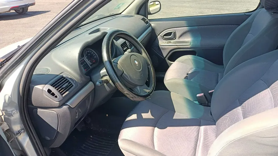 RENAULT Clio -