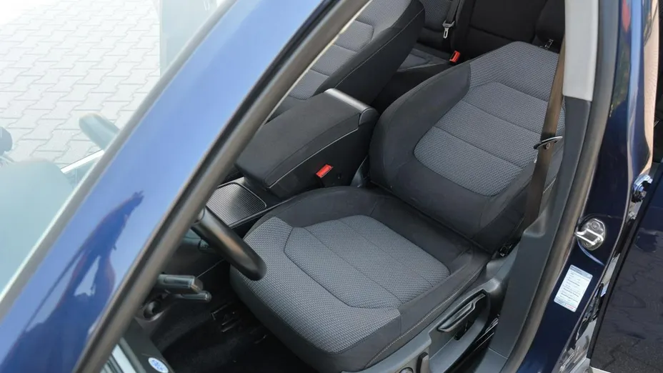 VOLKSWAGEN Passat -