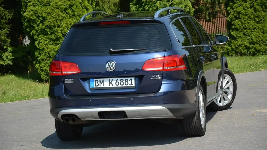 VOLKSWAGEN Passat -