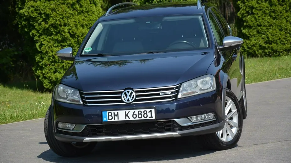 VOLKSWAGEN Passat -