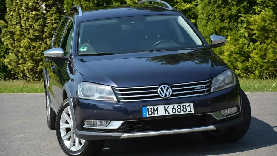 VOLKSWAGEN Passat -