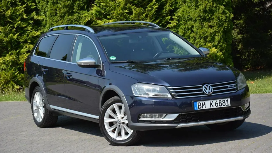 VOLKSWAGEN Passat -