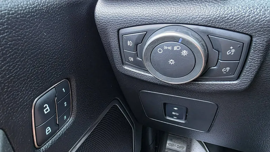 FORD F 150 -