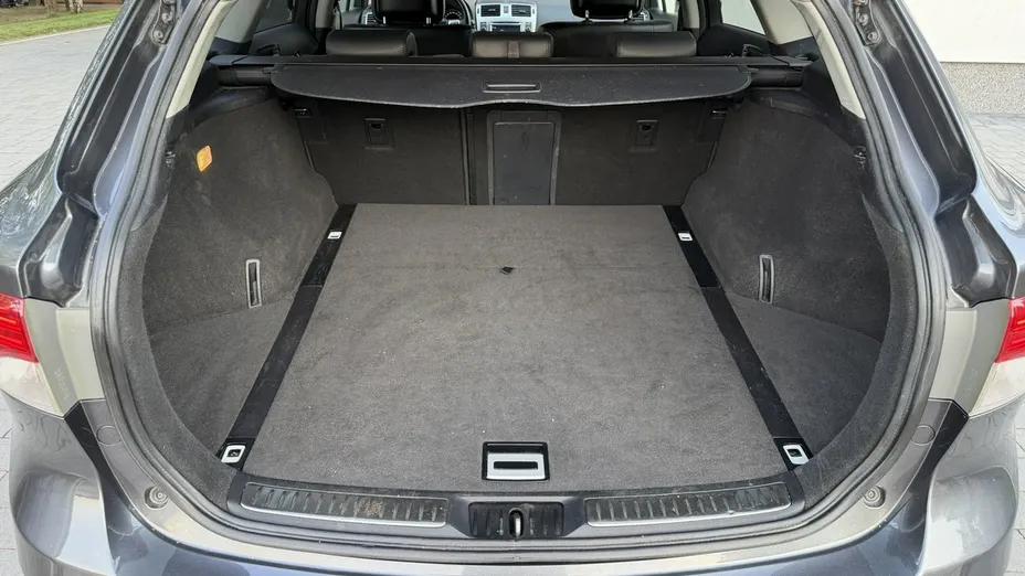 TOYOTA Avensis -