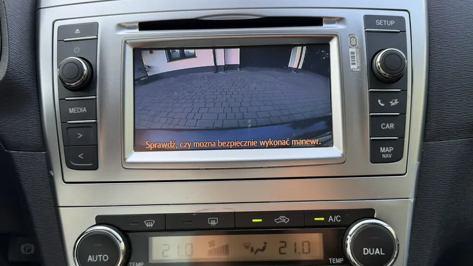 TOYOTA Avensis -
